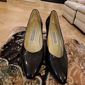 Bandolino pumps- black patent 6 1/2M